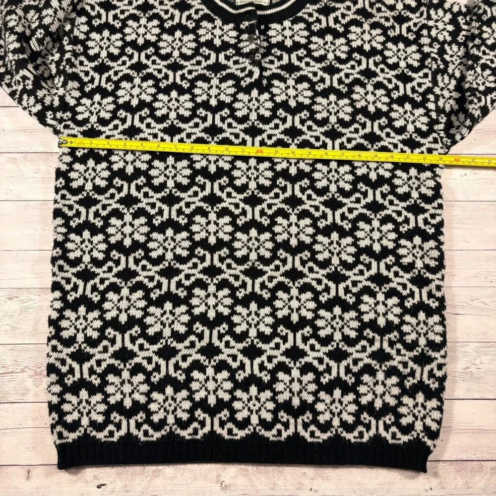 American Weekend Womens Large Black White Snowflake Fair Isle Henley Sweater L - Picture 8 of 14